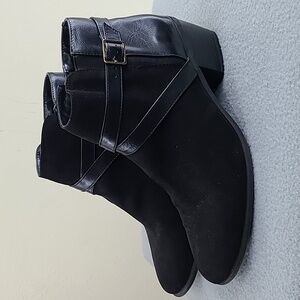 KAREN SCOTT Black Strap Detail Ankle Boots - Size 9.5M‎